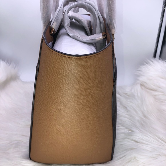 Michael Kors Emmy Large Double Handle Tote - Picture 5 of 7